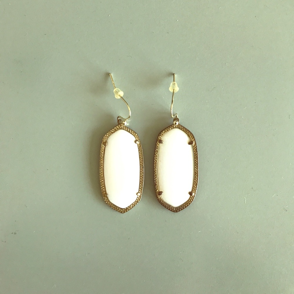 Small Kendra Scott Earings